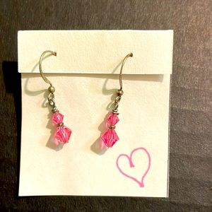 Free in bundle. Pink stone dangle earrings.